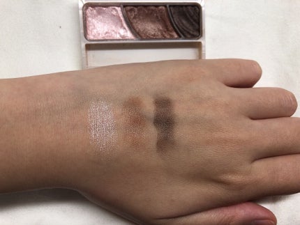 トーンアップアイシャドウ/CEZANNE/アイシャドウパレットを使ったクチコミ(2枚目)