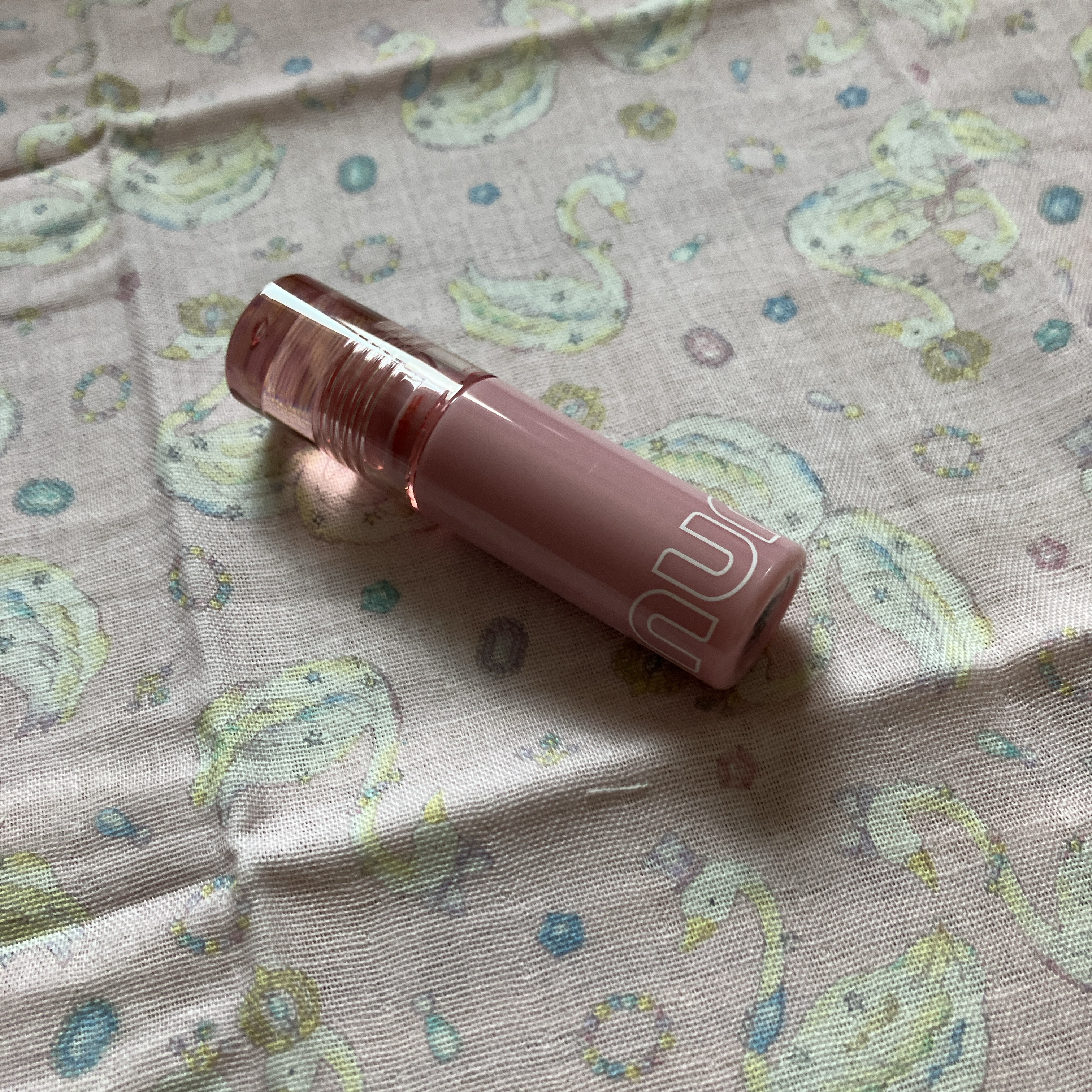 ミニュム バブリップ ジューシーティント 03 デートの日の 主役チェリー/minum/リップティントを使ったクチコミ（1枚目）