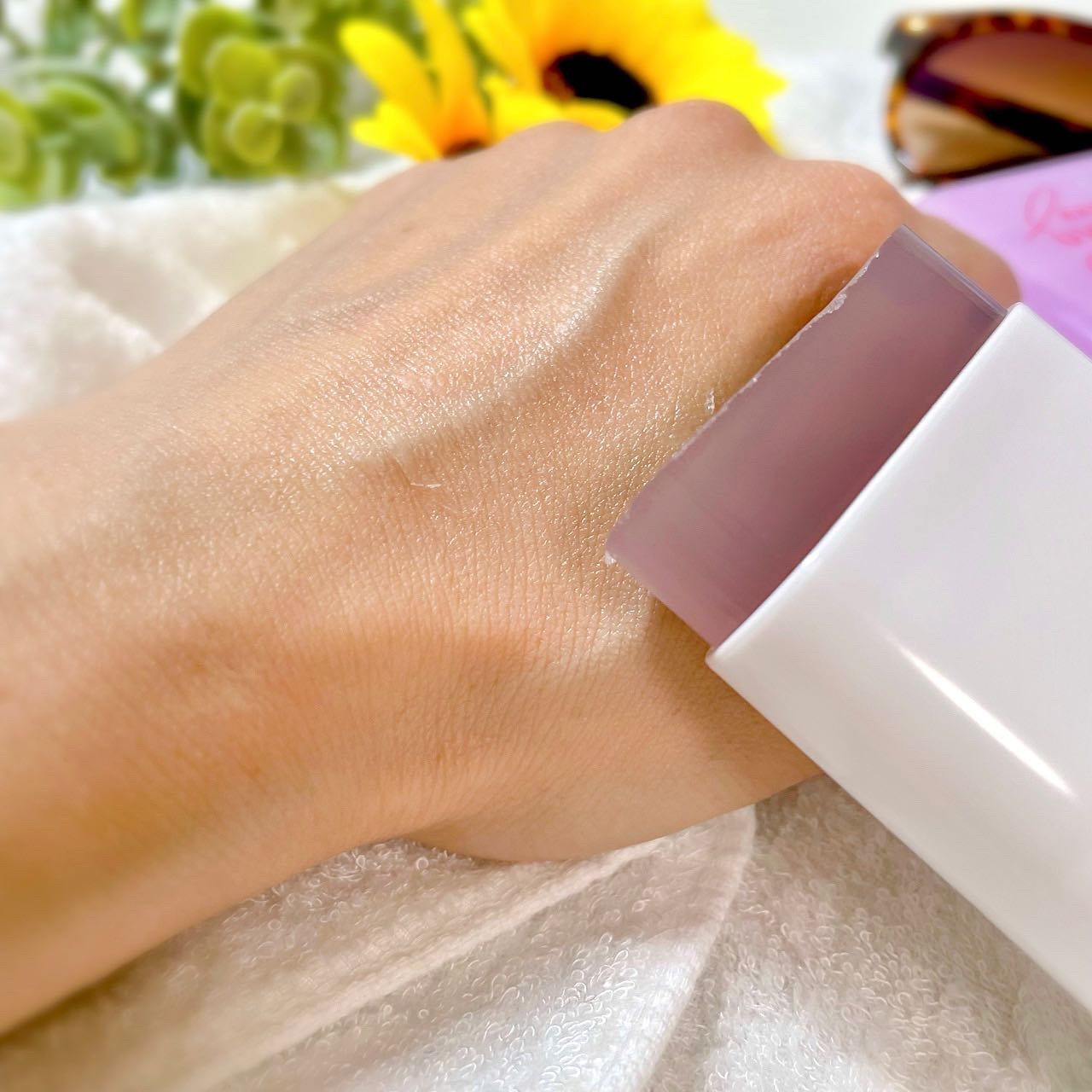 クリアUVスティック 巨峰ベリー /STラディー/日焼け止めスティックを使ったクチコミ（3枚目）