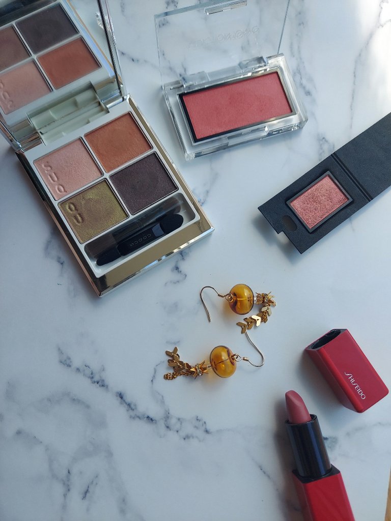 ヴァティック アイズ 06 ブレイジングピンク/Celvoke/単色アイシャドウを使ったクチコミ（1枚目）