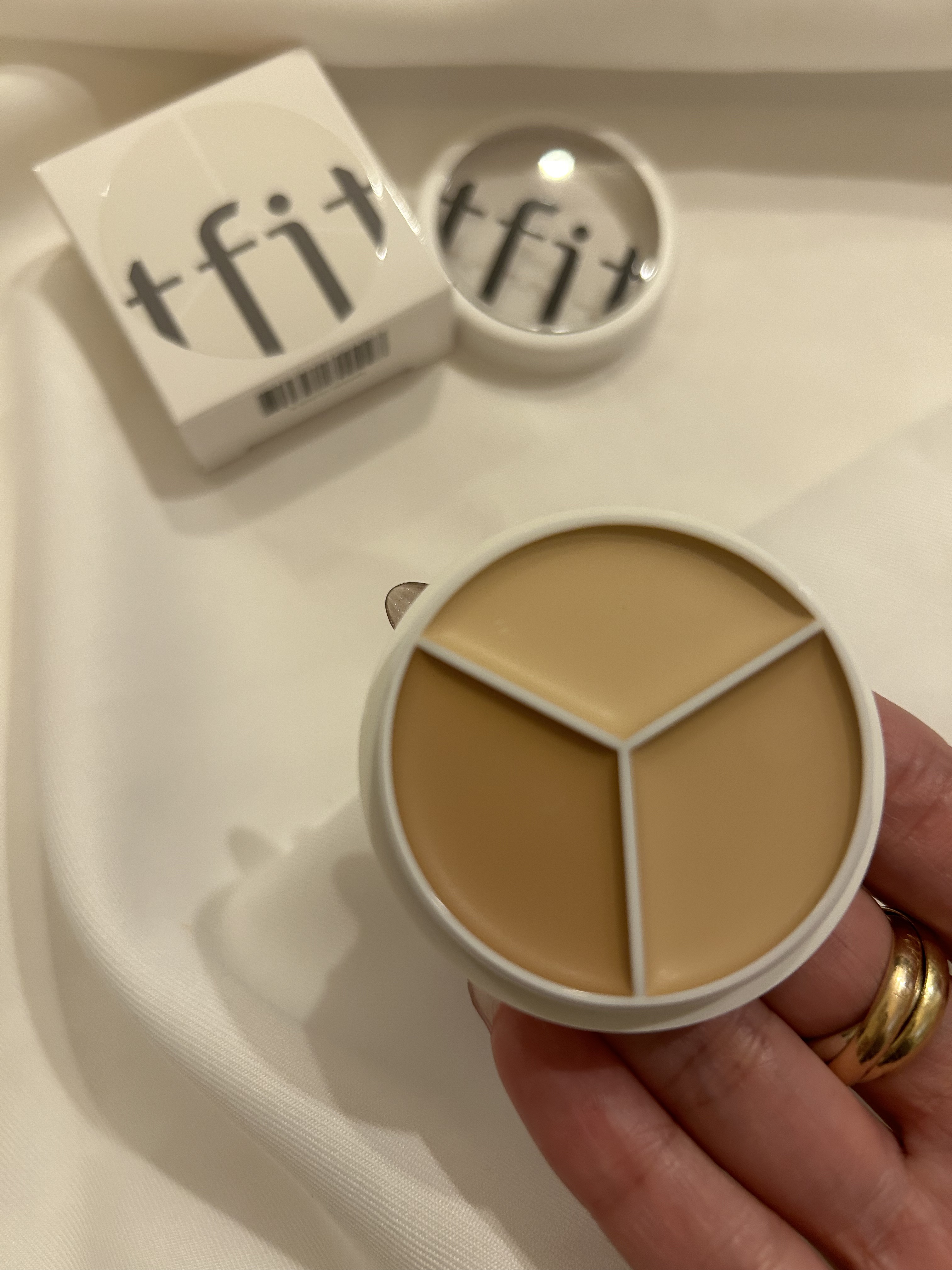 カバーアッププロコンシーラー/TFIT/パレットコンシーラーを使ったクチコミ（2枚目）