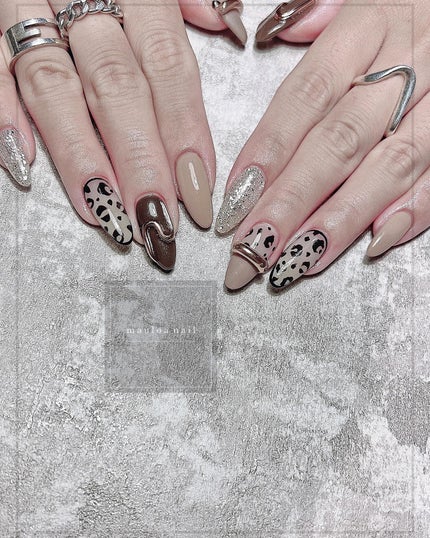 #フレンチネイル,#ネイル,#アートネイル,#パールネイル,#リングネイル,#フレンチネイル,#ブラックネイル,#ミラーフレンチネイル,#ミラーネイル,#手書きアートネイル,#ミラーアートネイル,#パーツネイル,#ヒョウ柄ネイル,#レオパード柄ネイル,#秋ネイル,#天王寺ネイル,#アニマルネイルのネイルデザイン
