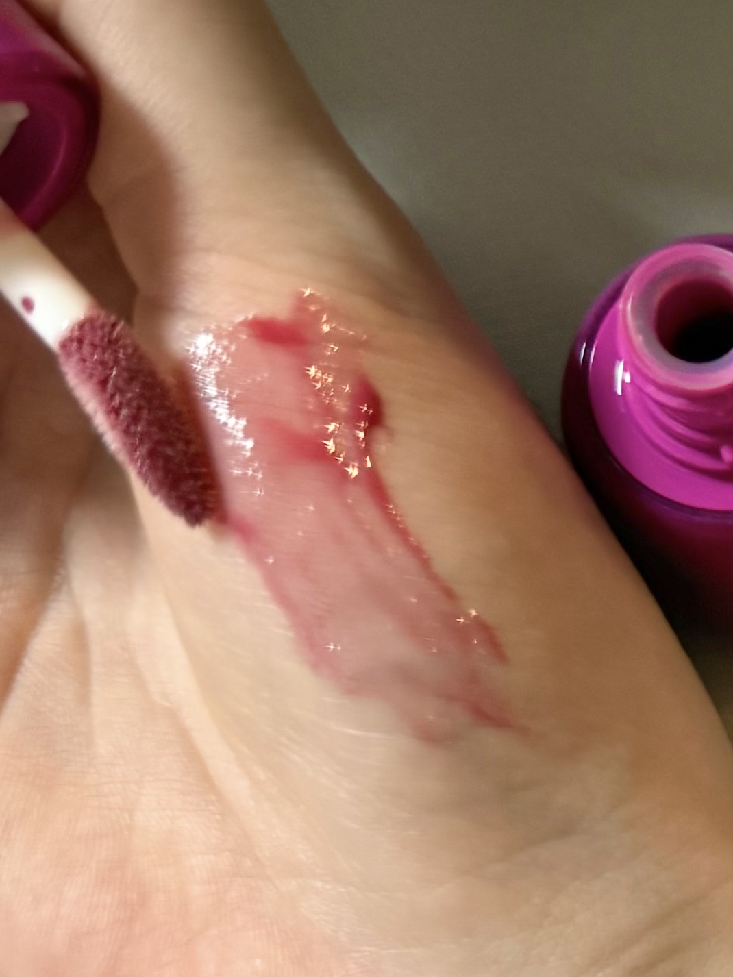 フィー 3Dボリューミンググロス/fwee/リップグロスを使ったクチコミ（2枚目）