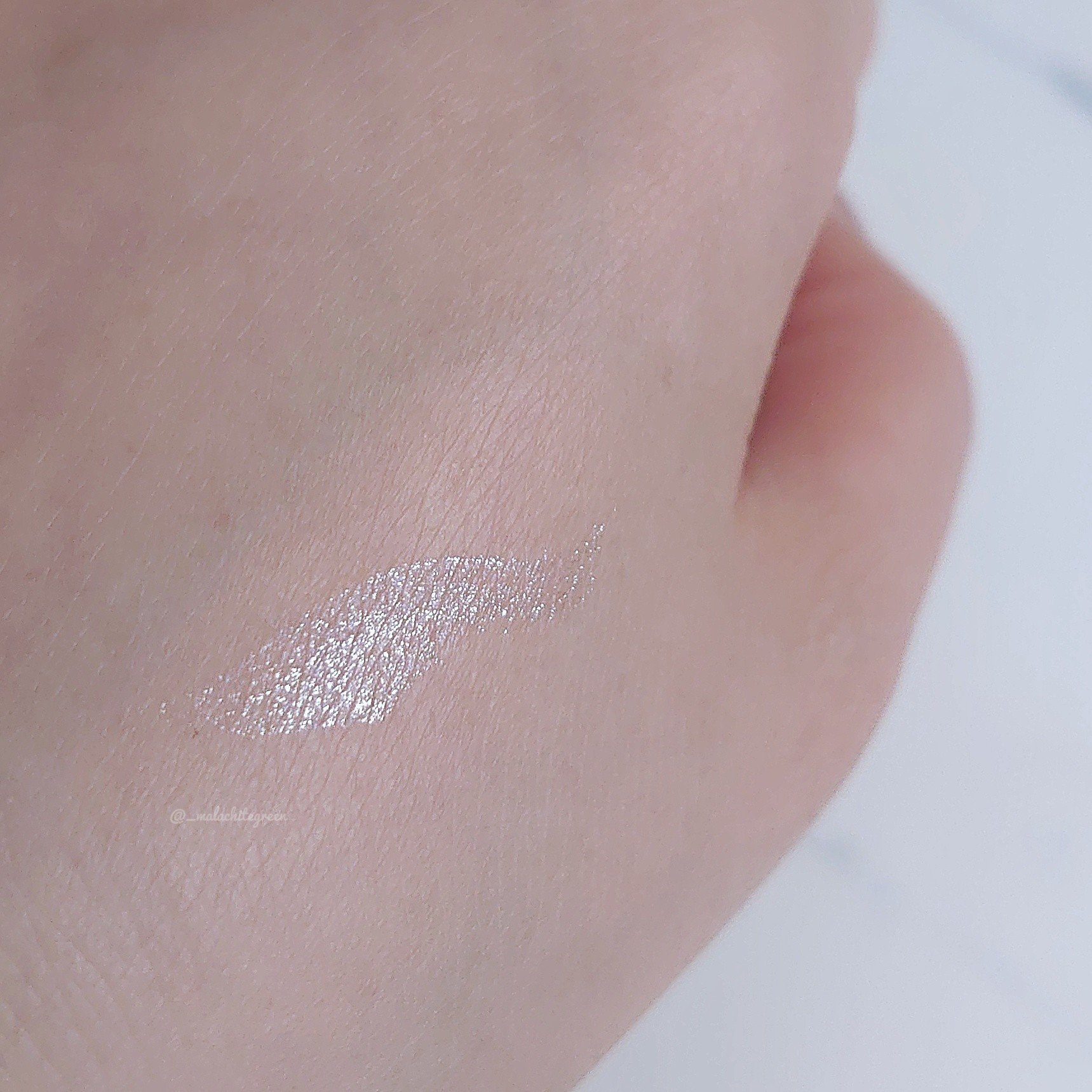 リキッドアイライナー ビジューグリッターエディション/ラブ・ライナー/リキッドアイライナーを使ったクチコミ（3枚目）