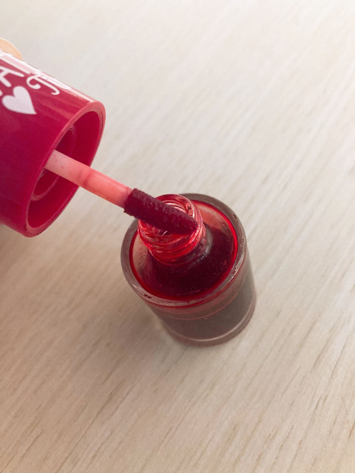 ディアダーリンウォーターティント ストロベリーシロップ/ETUDE/リップグロスを使ったクチコミ（2枚目）