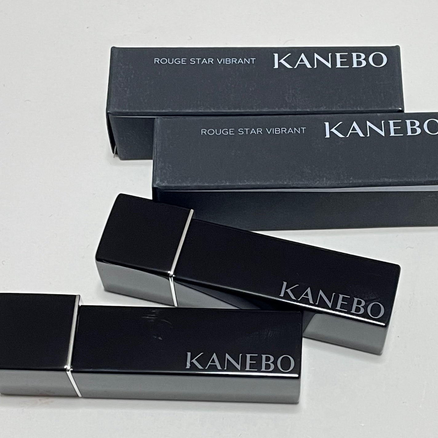 ルージュスターヴァイブラント/KANEBO/口紅を使ったクチコミ(3枚目)