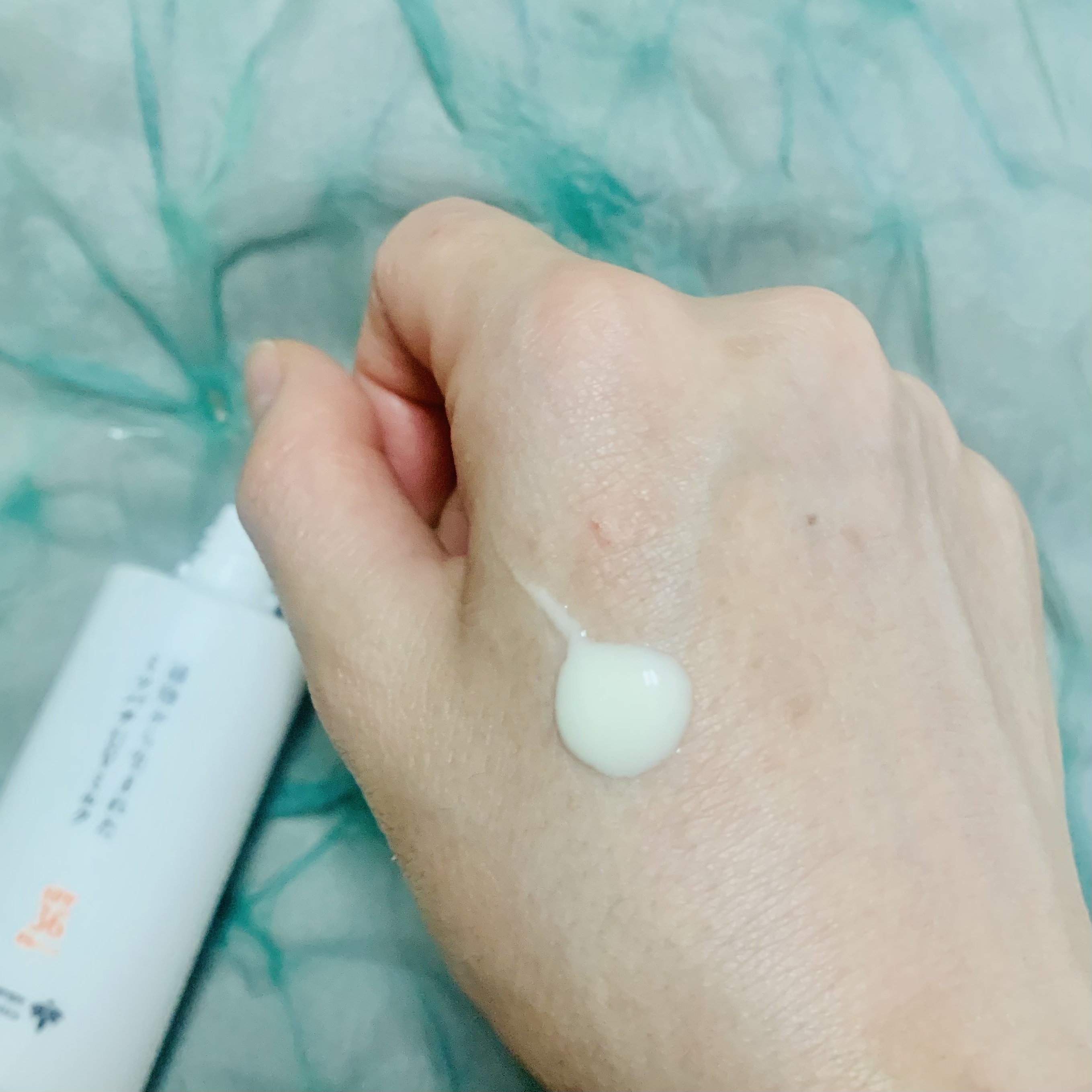 植物から生まれたミツバチUVミルク/アピセラピーコスメティクス/日焼け止めミルクを使ったクチコミ（3枚目）