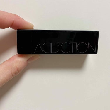 
💄addiction シアーリップ　02💄

こちらはもうリニューアルされていて同じものは
ないのですがお気に入り過ぎるので紹介します😅


どこがお気に入りかと言うとなんと言ってもこのツヤ！！塗りや