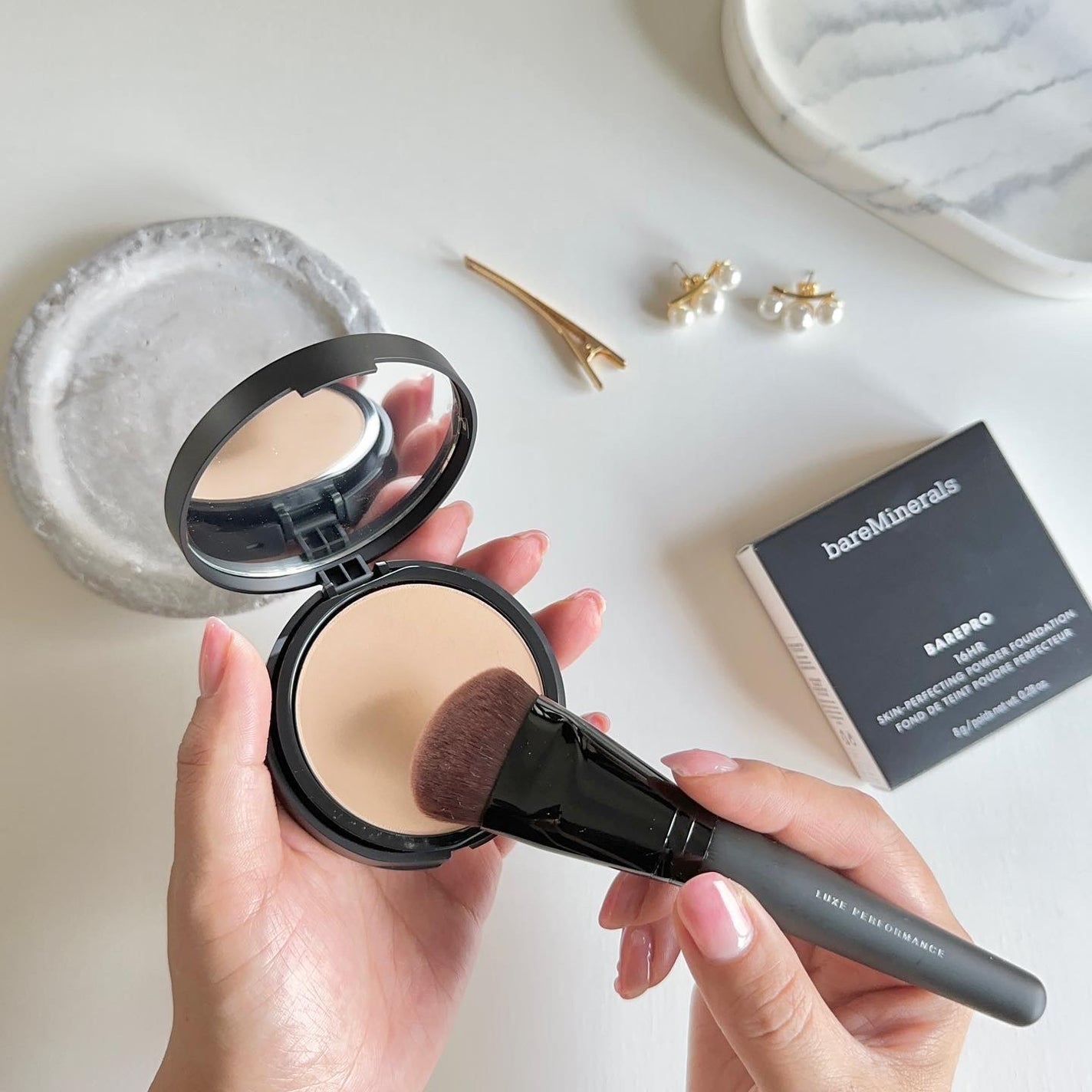 ベアプロ 16HR パウダー ファンデーション/bareMinerals/パウダーファンデーションを使ったクチコミ(4枚目)