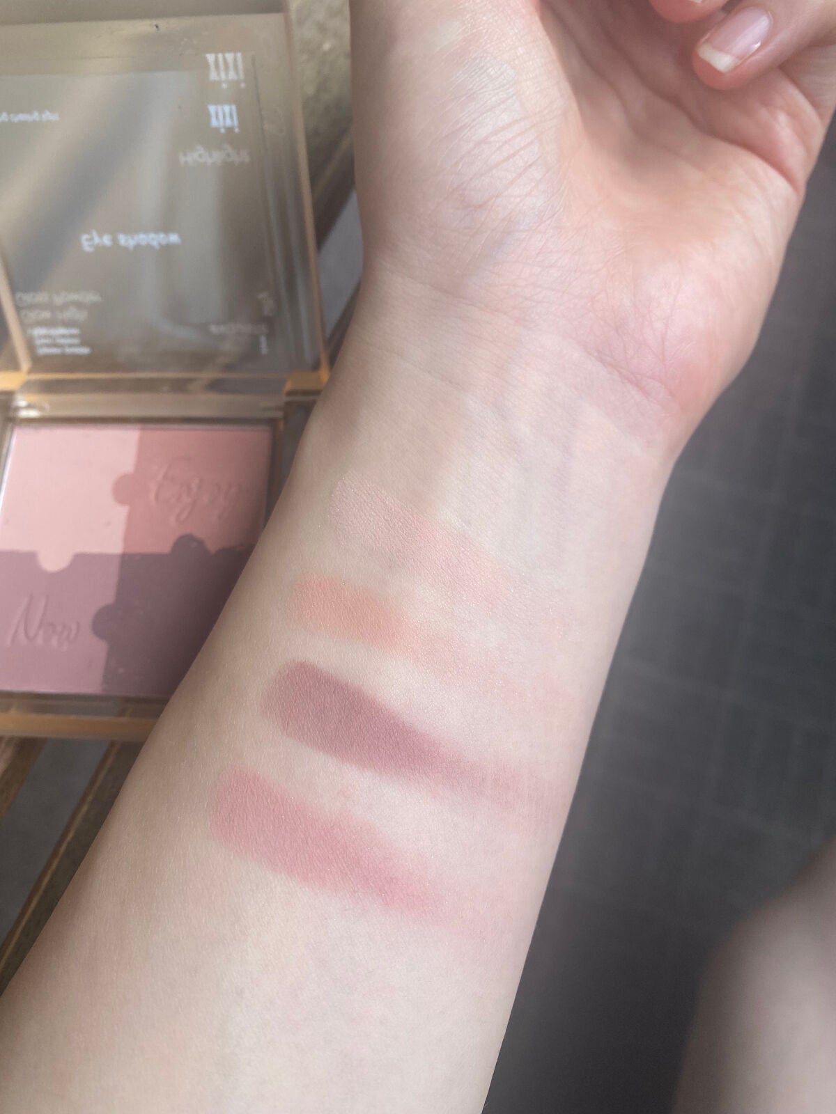 ぷぅぴぃ《紫コス部💜💗》 on LIPS 「🧩xixi🧩JigsawpuzzleFourcolorsEye..」(3枚目)