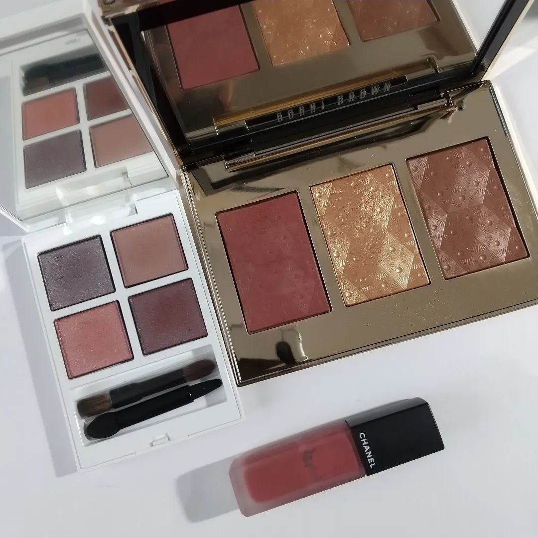 リュクス チーク & ハイライト パレット ゴールデングロウ/BOBBI BROWN/パウダーハイライトを使ったクチコミ（1枚目）