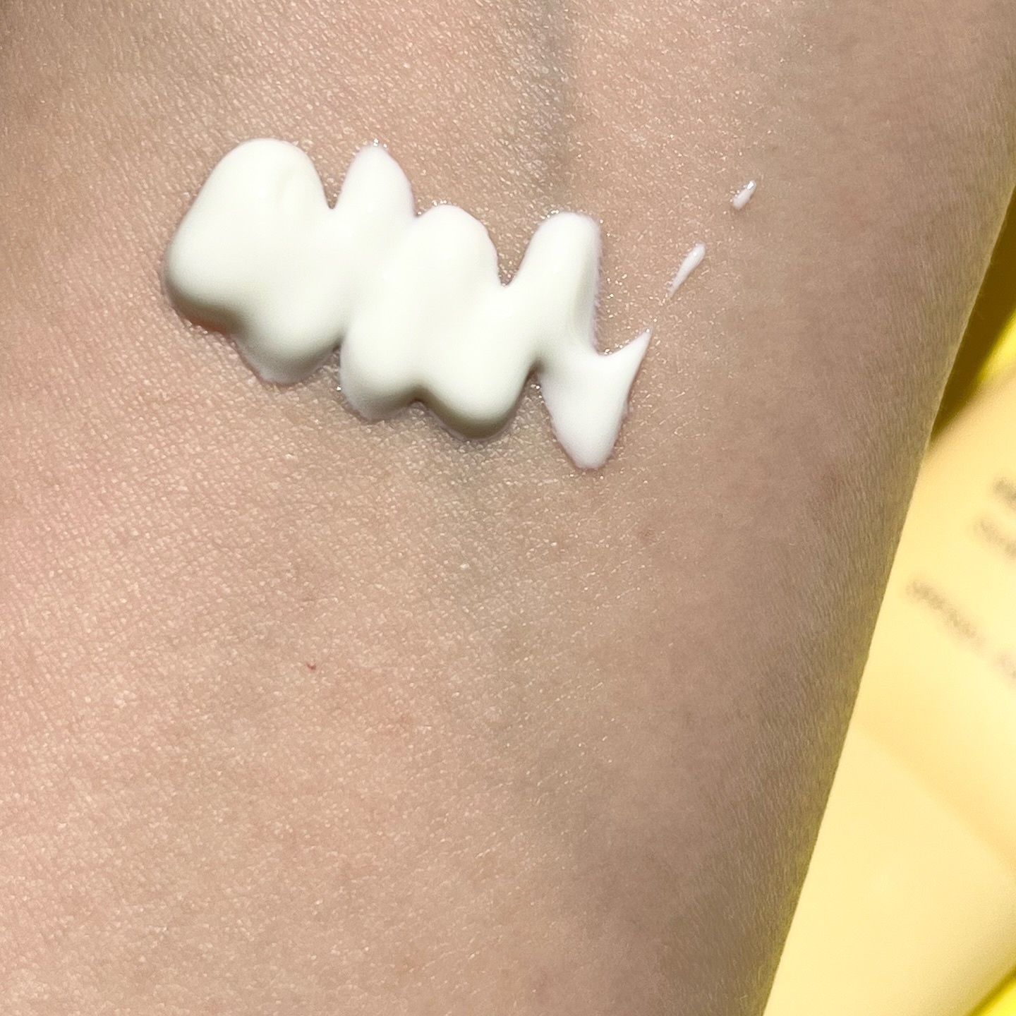 ヴィーガン リリーフ サン エッセンス /athé/日焼け止めクリームを使ったクチコミ（3枚目）