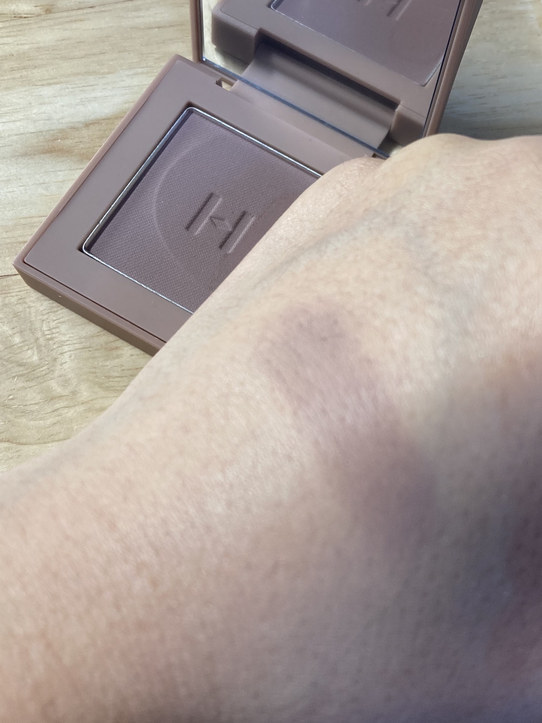 ニューデップスアイシャドウ/hince/単色アイシャドウを使ったクチコミ（3枚目）