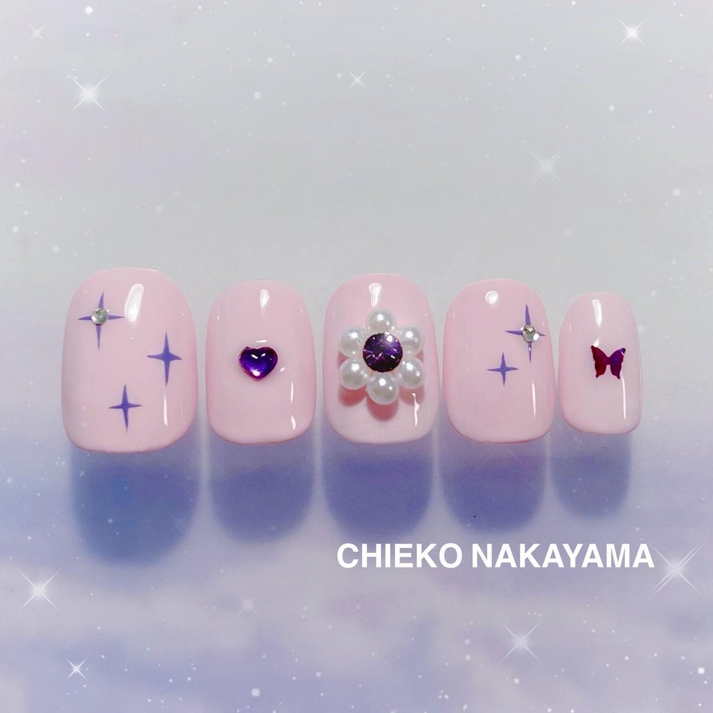 なかやまちえこ on LIPS 「PinkとPurple♡365日ネイル353日め⠀⠀#nail..」(1枚目)