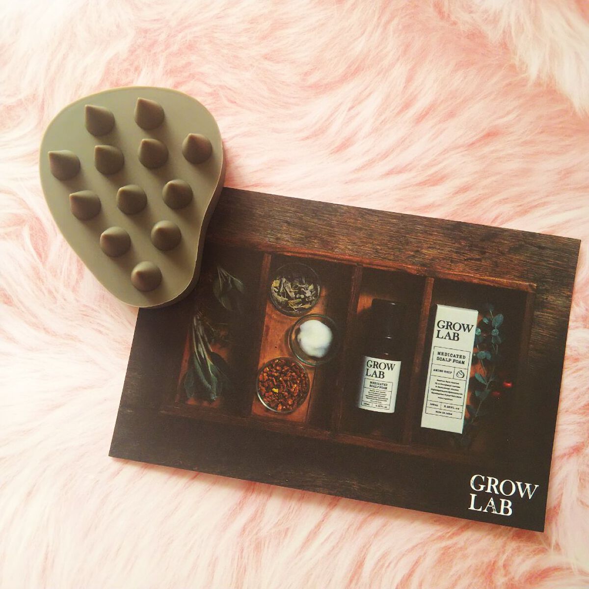 ここま@コスメ投稿ある方フォロバ on LIPS 「グロウラボのスカルプブラシをお試し✨滴型のような形で握ると手に..」(1枚目)