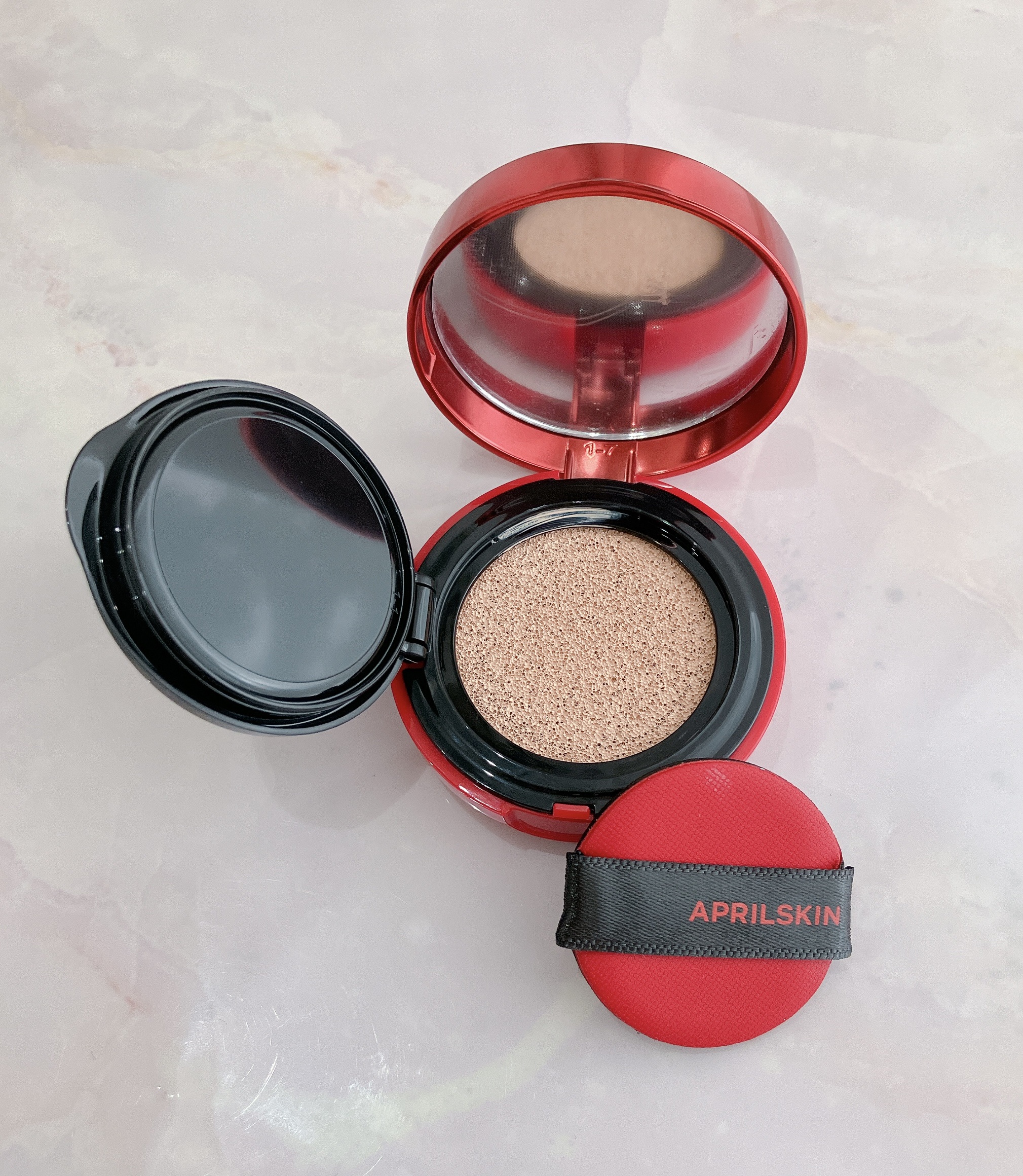 ハイパーカバーフィットクッション red/APRILSKIN/クッションファンデーションを使ったクチコミ（1枚目）