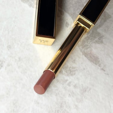 TOM FORD BEAUTY スリム リップ カラー シャインのクチコミ「.
#えいな購入品2024 

.
おトムの新作リップ💄
まずは先行発売のカラーを購入しました.....」（2枚目）