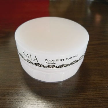 SALA ボディパフパウダーN UV

・価格 : 1,200円
・内容量 : 40g
・サラの香り
・SPF20/PA++
・ホワイトクリアパウダー配合

〈Kanebo〉
