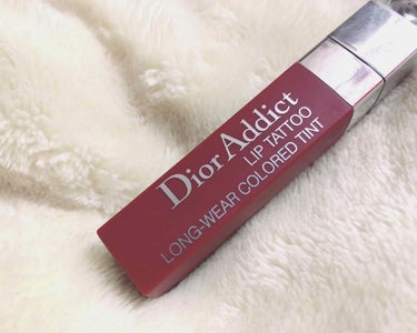 ◎初投稿◎

はじめまして！
突然ですが、今回はDiorで購入した、

Dior アディクトリップティント 771

を紹介します( ¨̮ )︎︎❤︎︎

まず、発色がとても良い！パッケージの色そのまま