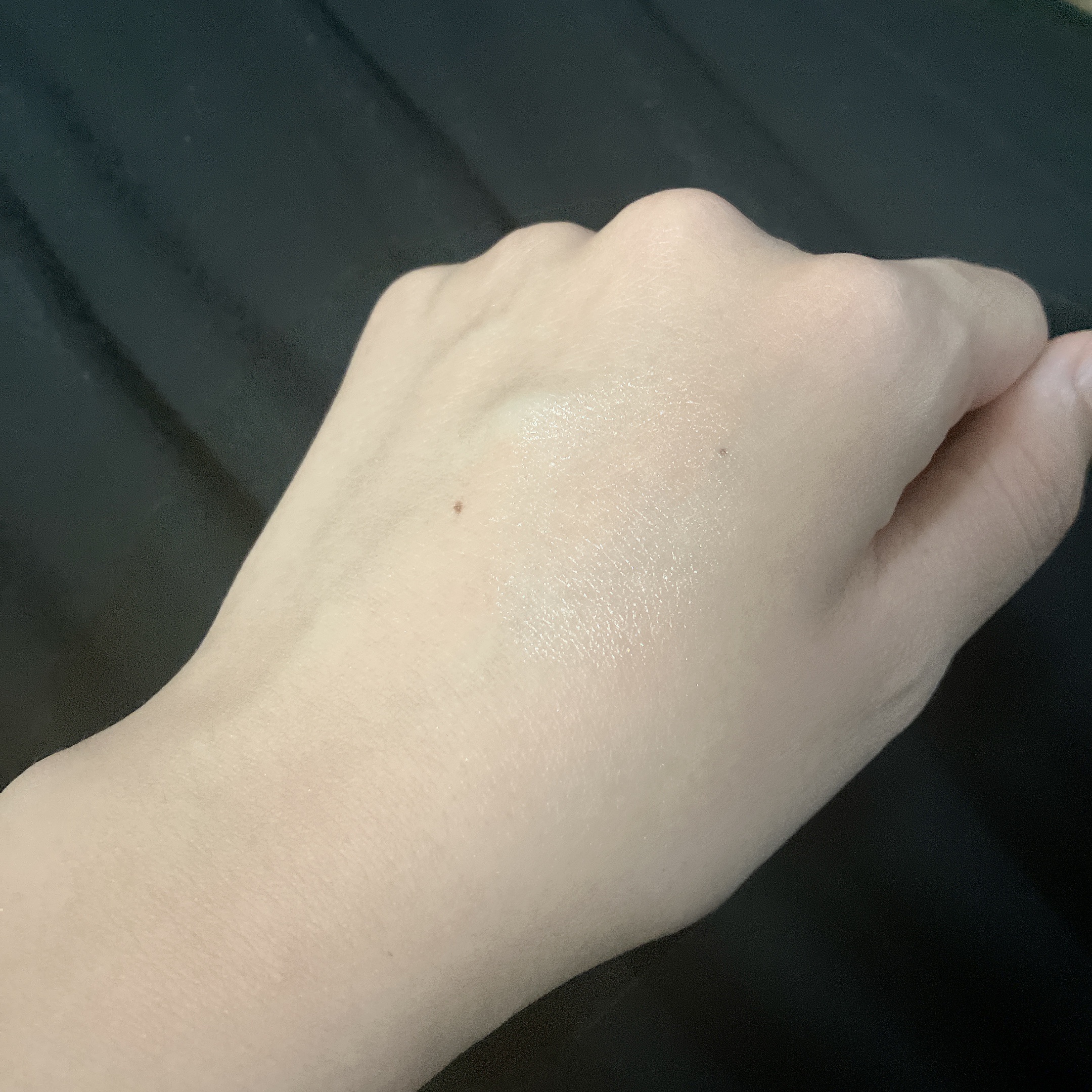 トゥルーディメンションラディアンスバーム LT001 ライト /hince/スティックハイライトを使ったクチコミ（3枚目）