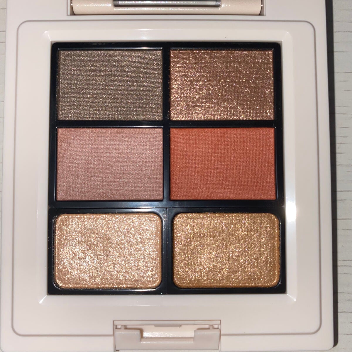 ミネラルクラッシィシャドー2022CF/エトヴォス/アイシャドウパレットを使ったクチコミ(3枚目)