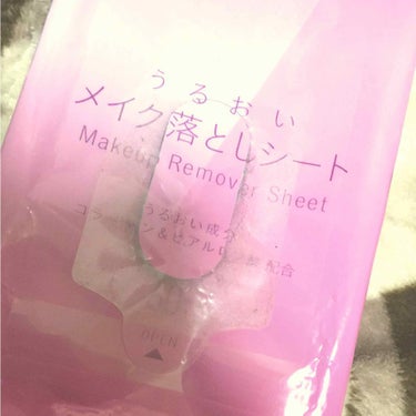 化粧は落ちます
値段も安い
枚数も60枚とまあまあ多いのかな？

ただシートが小さくてうるおいと書いてありますが乾燥します。
個人的にもう買わないかな。
安いから試しにって買いましたが普通って感じです。