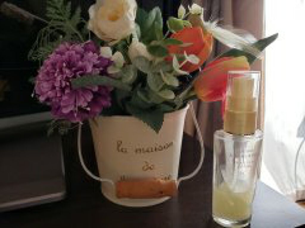 アクアレーベル ローヤルリッチエッセンスのクチコミ「【使った商品】
アクアレーベル　
ローヤルリッチエッセンス

【商品の特徴】
満ちるうるおい、.....」（1枚目）