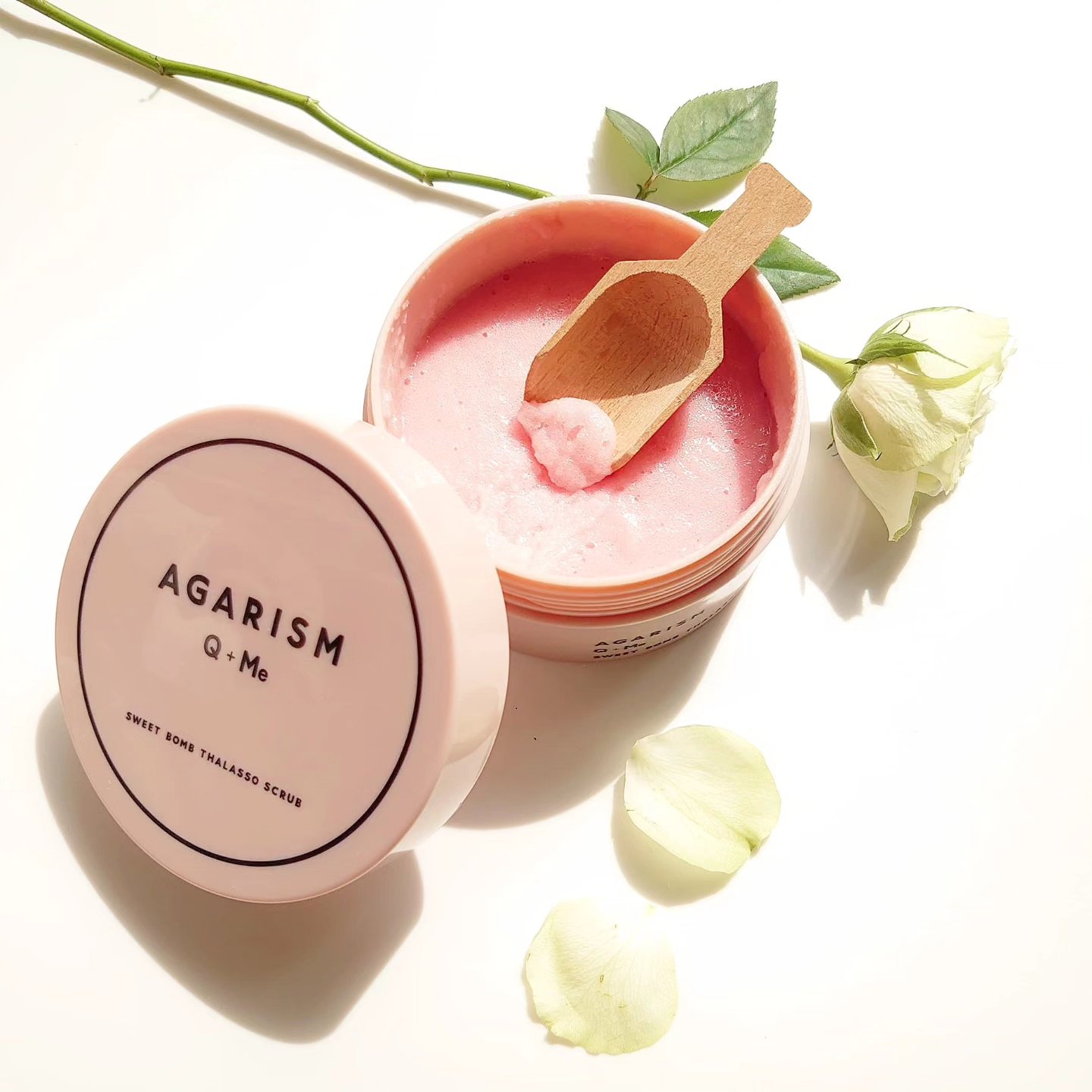 触りたくなる うるスベボディに♡♡

手軽にキレイを目指すスキンケアブランド

𝐀𝐆𝐀𝐑𝐈𝐒𝐌

◽𝐐+𝐌𝐞 スウィートボム タラソスクラブ

𝟕種のフルーツ由来の有機酸やクレイ・タラソ成分をたっぷり配合。

これ𝟏