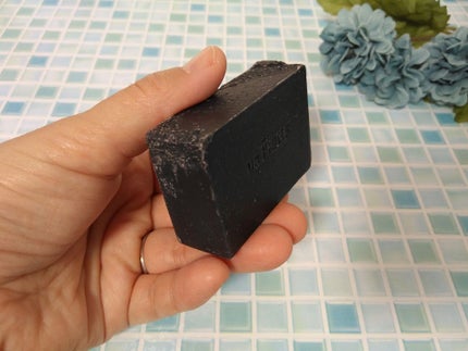 手作り洗顔石鹸 アンティアン プリンセス オブ ソープ 「漆黒」(竹炭入り)/アンティアン/洗顔石鹸を使ったクチコミ(2枚目)