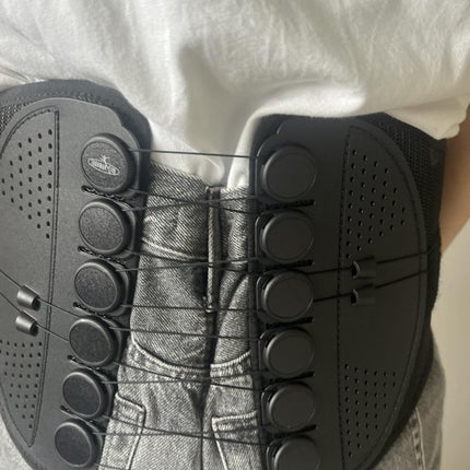 ひとりコスメ部 フォロバ100 on LIPS 「コアプロテクションベルト正しい姿勢を目指す方に適したベルト腰に..」(5枚目)