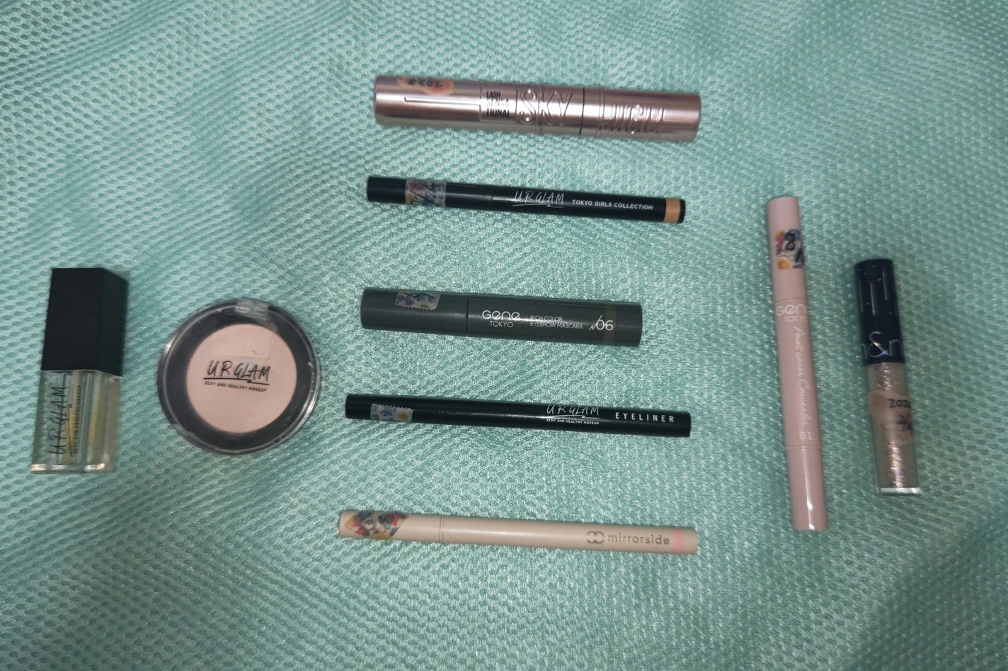 UR GLAM NATURAL POWDER/U R GLAM/プレストパウダーを使ったクチコミ(2枚目)