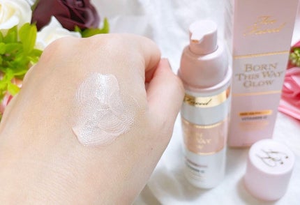 ボーン ディス ウェイ グロウ モイスチュアライジング メイクアップ プライマー/Too Faced/化粧下地を使ったクチコミ(1枚目)