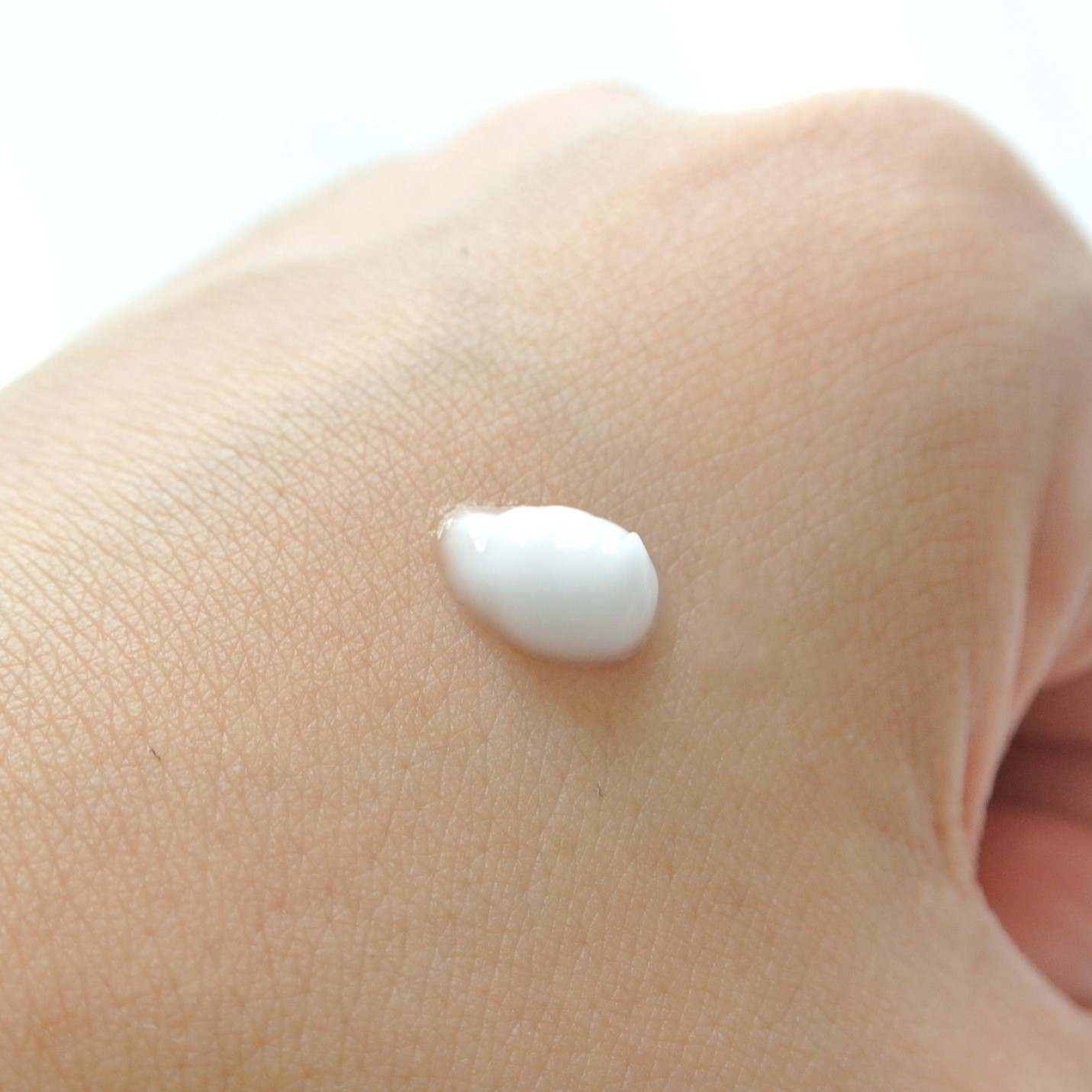 しっとり&なめらかウォータリーブラープライマー/too cool for school/化粧下地を使ったクチコミ（3枚目）