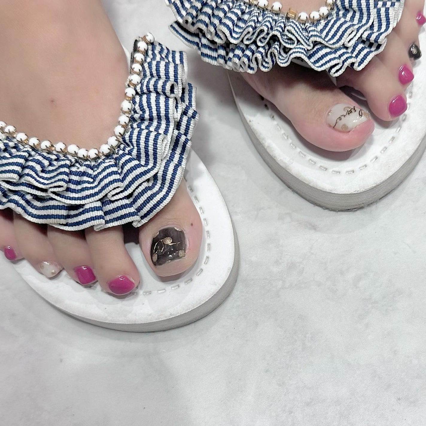 kanna on LIPS 「・・・𝐵𝒶𝓇𝒷𝒾𝑒𝓃𝒶𝒾𝓁💋🩷🤍🖤️🫧バービーちゃんみたいな..」(2枚目)