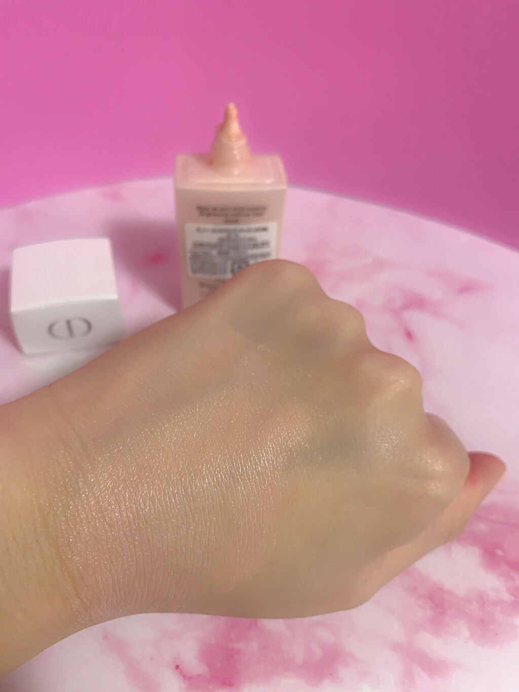 【旧】スノー メイクアップ ベース UV35 SPF35／PA+++ ローズ シェード/Dior/化粧下地を使ったクチコミ（3枚目）