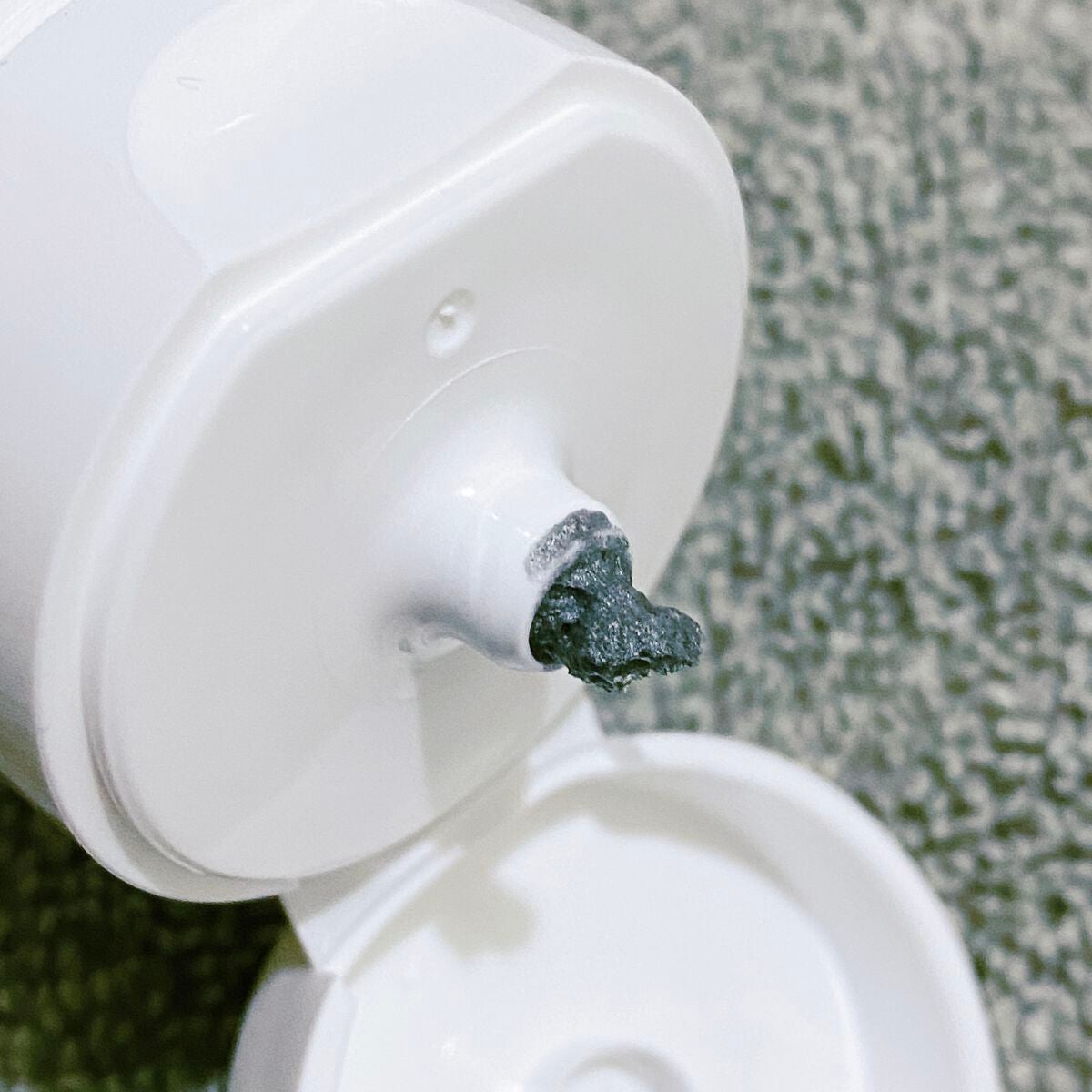 W.H.P ブラックチャコール クレンジングフォーム JEX(80mL)/MEDIHEAL/洗顔フォームを使ったクチコミ(4枚目)