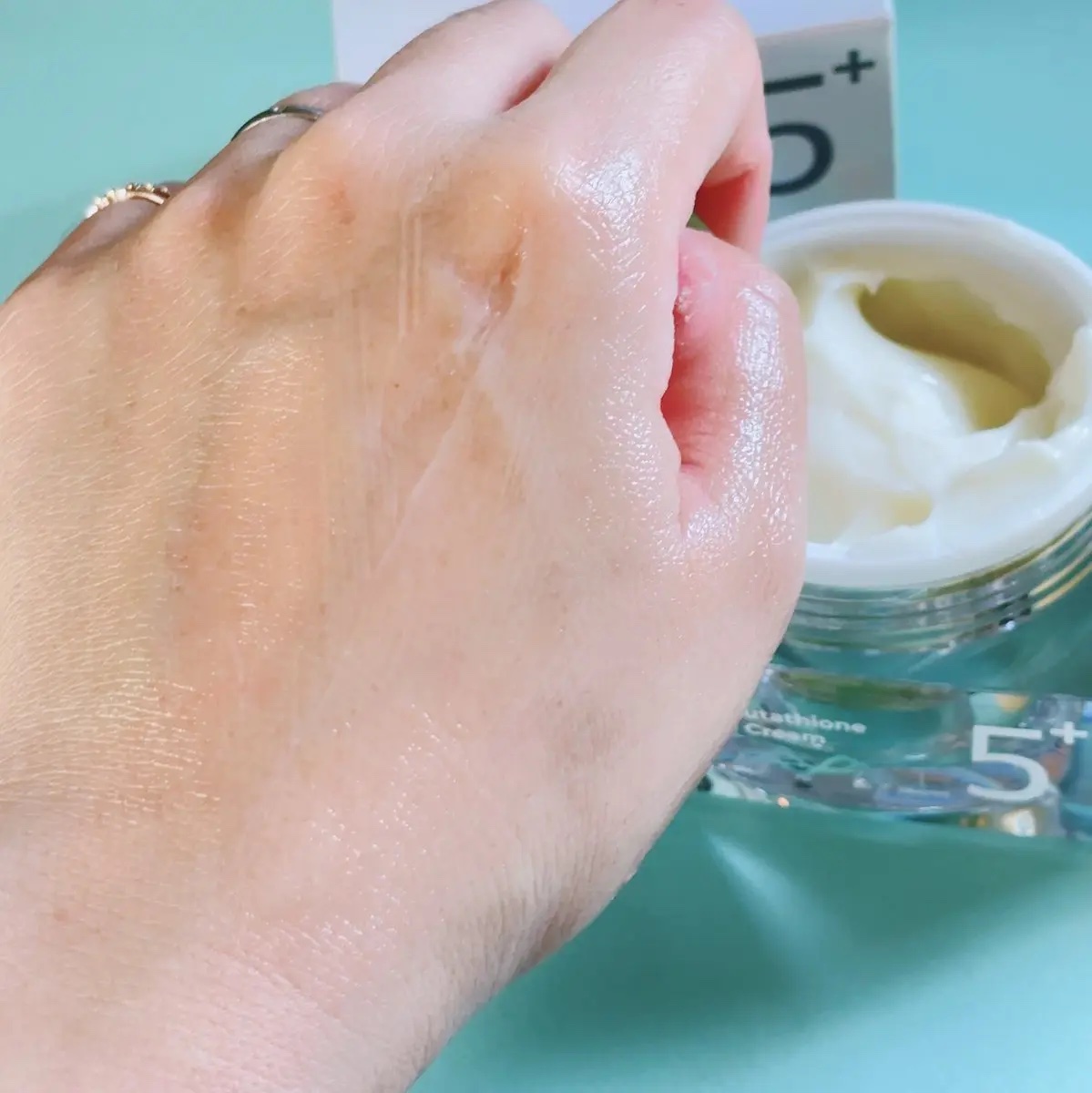 5番 白玉グルタチオンCメラゼロクリーム/numbuzin/フェイスクリームを使ったクチコミ（3枚目）