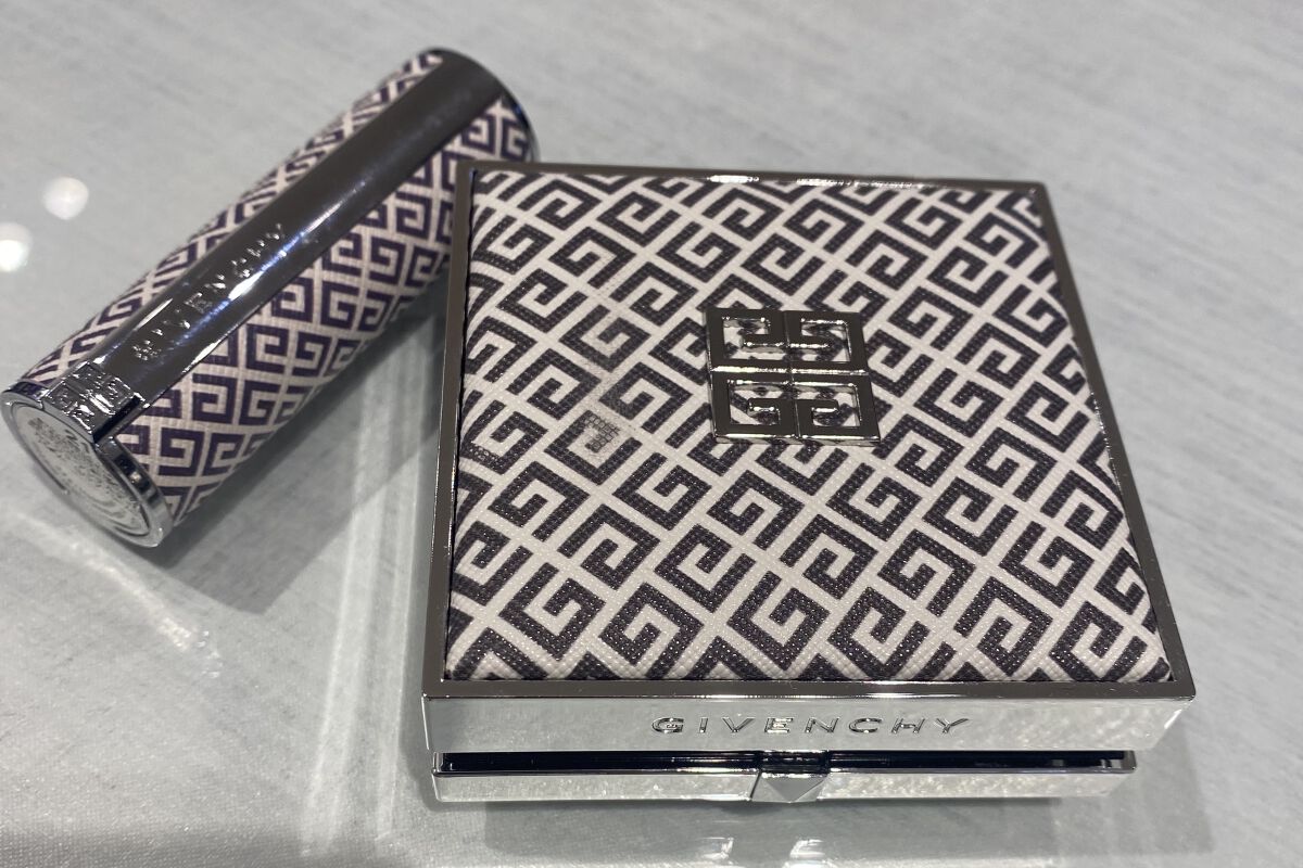 タン・クチュール・クッション タン・クチュール・クッション（クチュール コレクション 2023） /GIVENCHY/クッションファンデーションを使ったクチコミ（1枚目）