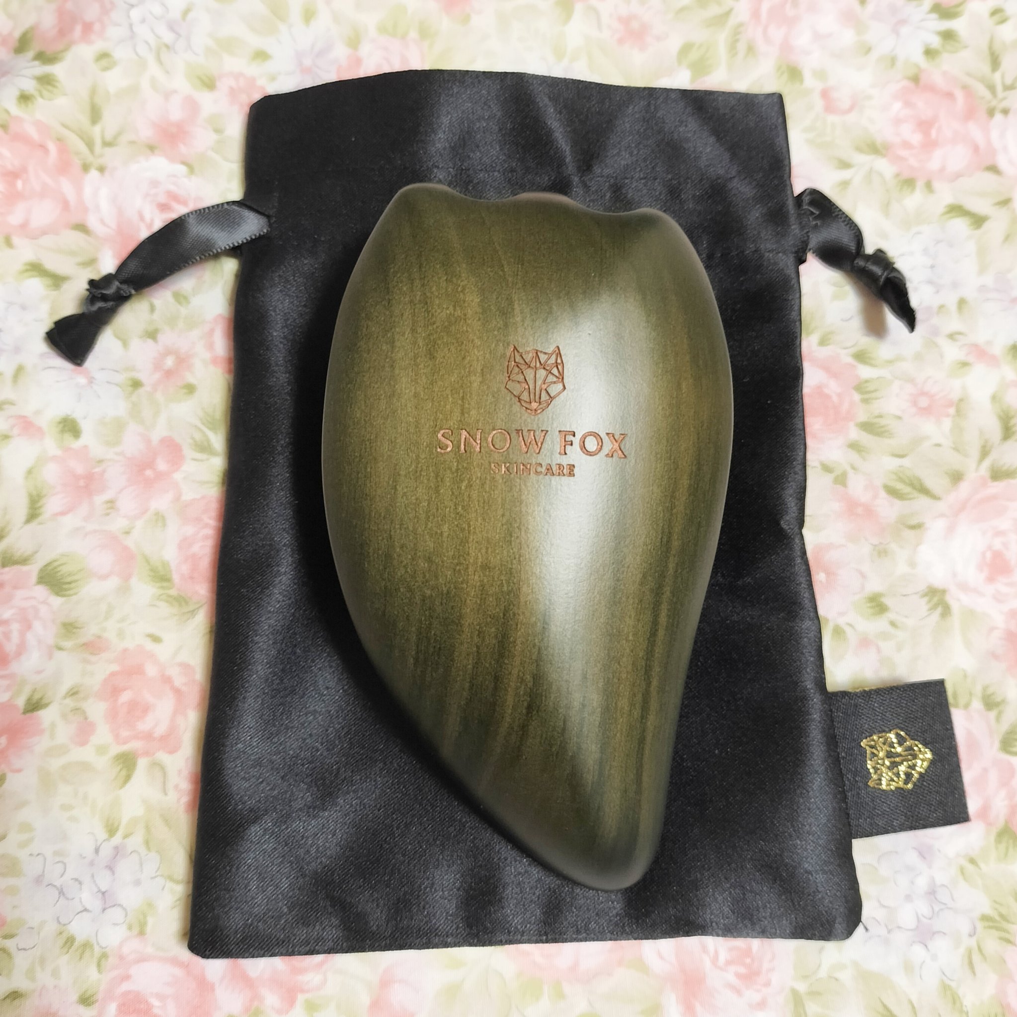 プレミアム FOX カッサ ゴースト ヘアブラシ ブラック/SNOW FOX SKINCARE/ヘアブラシを使ったクチコミ（2枚目）