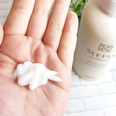 SLEPIA ヘアクレンジングのクチコミ「ぺたんこ髪、頭皮の乾燥、
ハリ・コシで悩んでいる人。。。
わしやないかーーーーい！！！
と思っ.....」（2枚目）