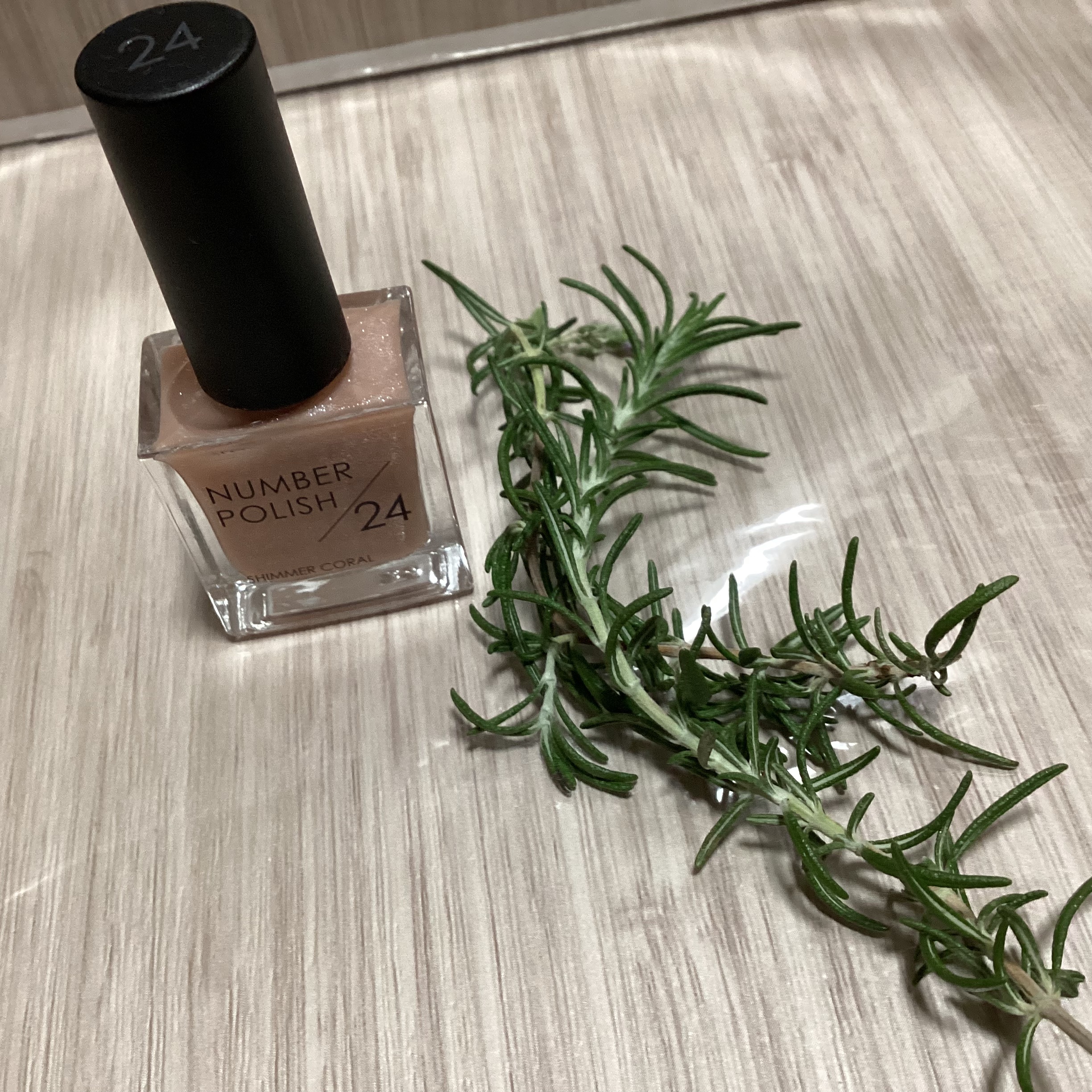 NUMBER POLISH　 24 SHIMMER CORAL/D-UP/マニキュアを使ったクチコミ（1枚目）