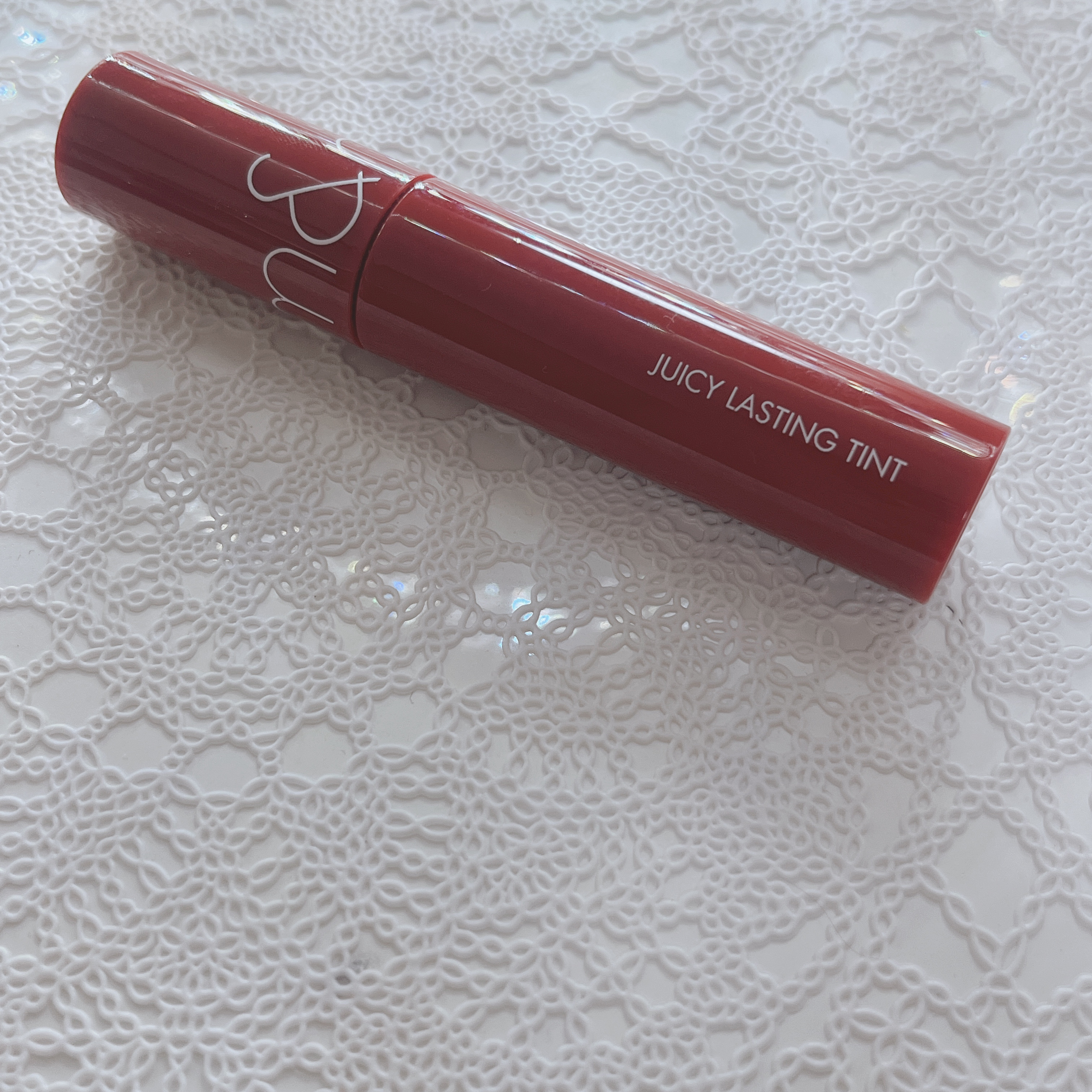 ジューシーラスティングティント 12 チェリーボム(CHERRY BONB)/rom&nd/リップティントを使ったクチコミ（2枚目）