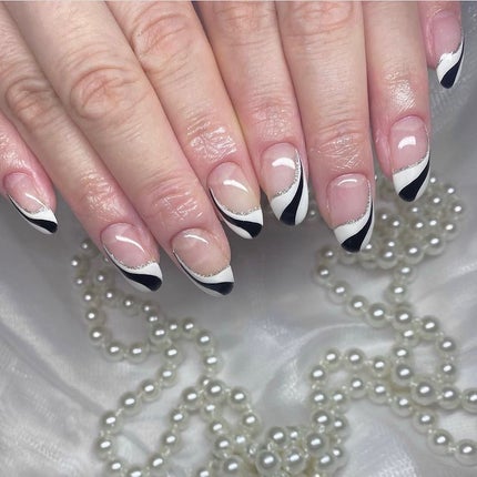 kanna on LIPS 「・・・フレンチネイル特集♡♡ベースはクリアで先端にホワイトを施..」(9枚目)