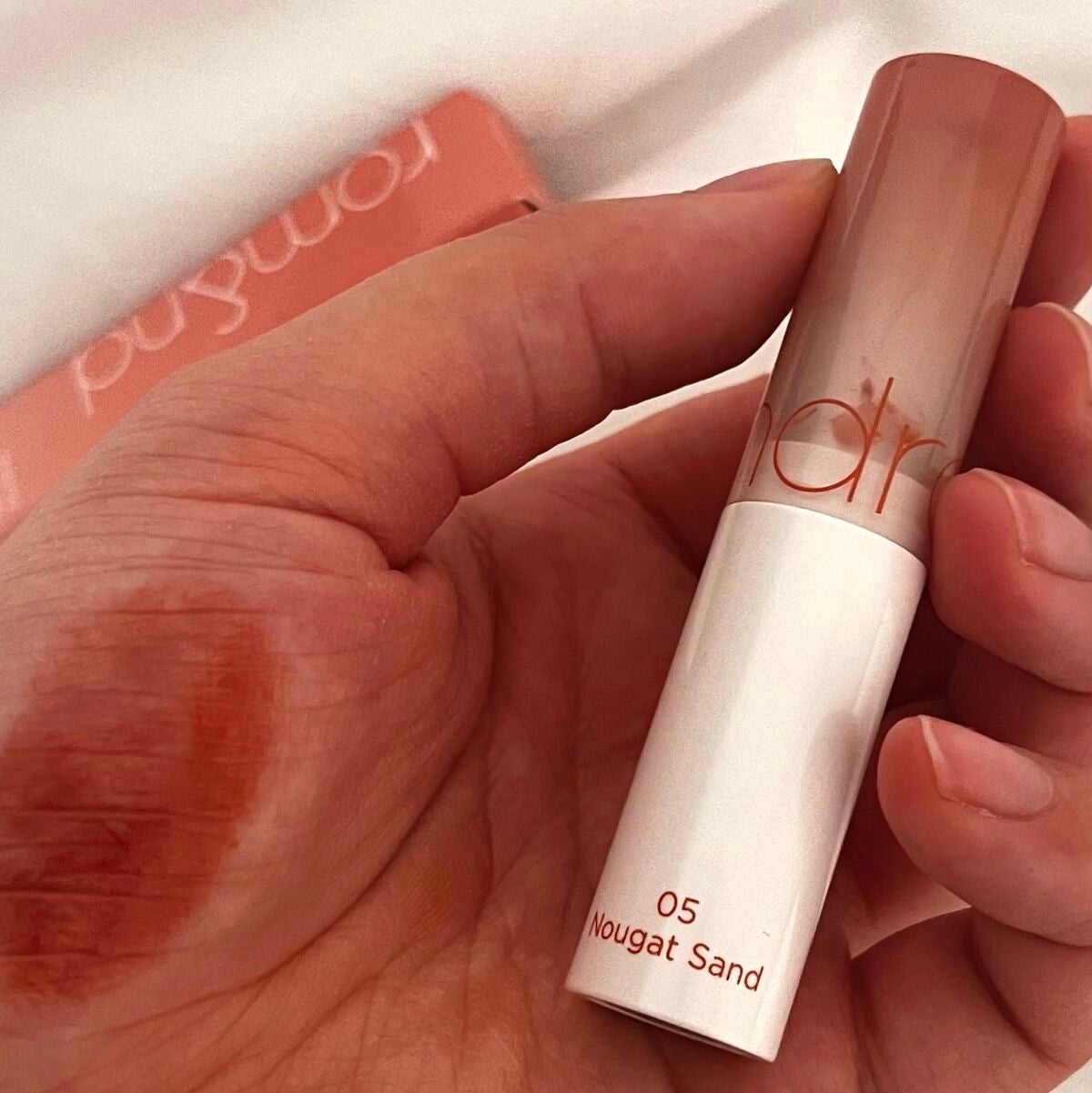 グラスティングメルティングバーム/rom&nd/リップバームを使ったクチコミ(4枚目)