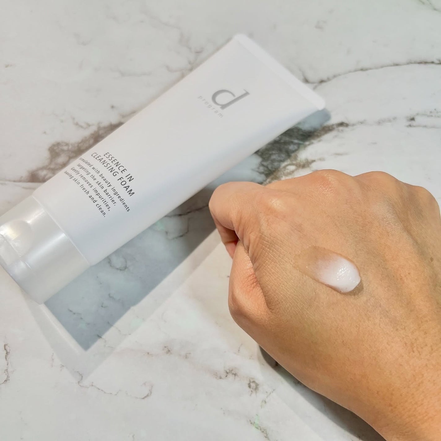 エッセンスイン クレンジングフォーム/d プログラム/洗顔フォームを使ったクチコミ(3枚目)