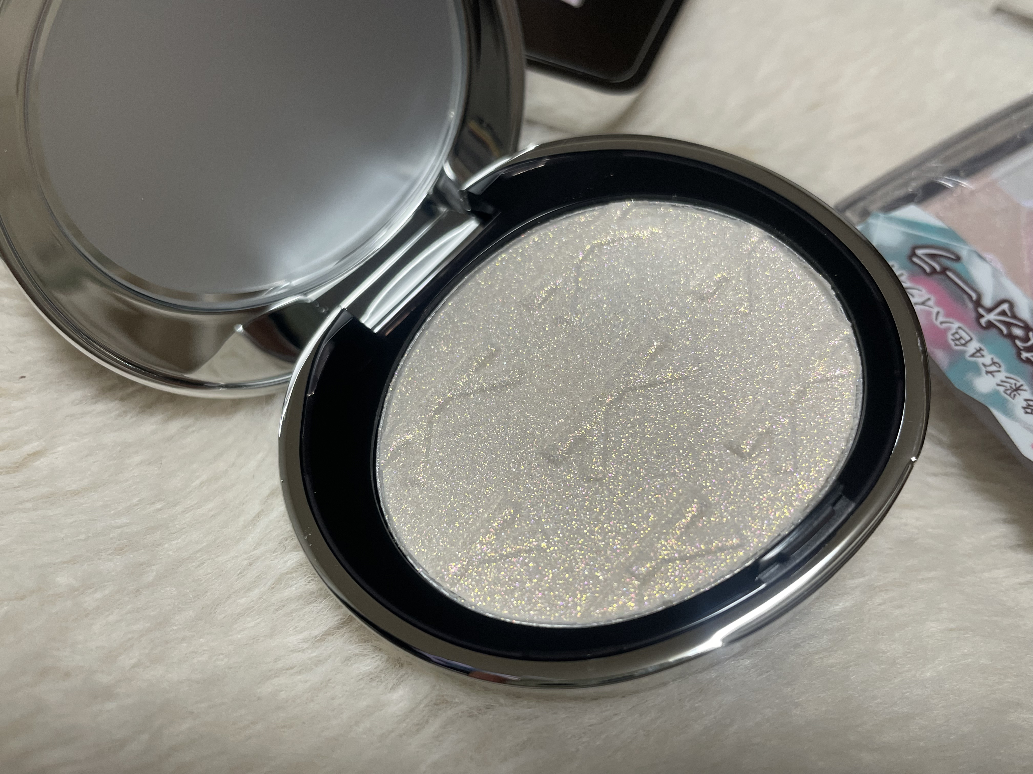 シャインキャッチャーマルチハイライター ポムポムプリン ハーモニー/i’m meme/パウダーハイライトを使ったクチコミ（3枚目）