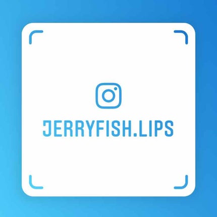 くらげ on LIPS 「【宣伝】本日19時より、投稿再開します⸜❤︎⸝初出しコスメも..」(1枚目)