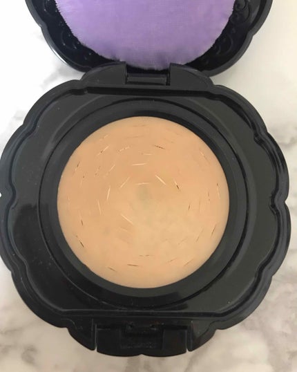 ANNA SUI アナ スイ ルース コンパクト パウダー ケースのクチコミ「今回はANNA SUIのフェイスパウダーをレビューしていきます!
ある方からこのすごくいい商.....」(3枚目)