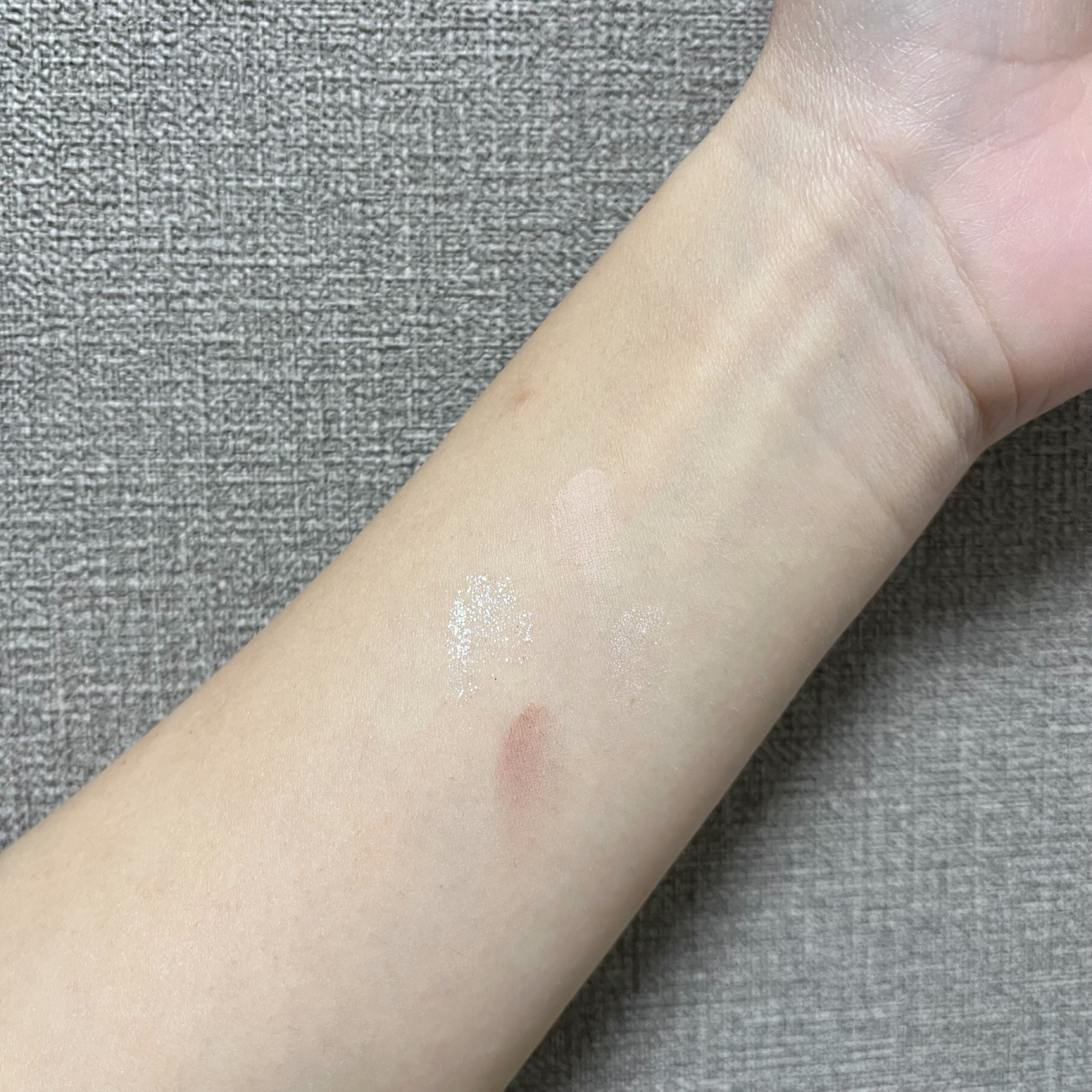 スカーレットハートシリーズ4色アイシャドウ/VEECCI/アイシャドウパレットを使ったクチコミ（2枚目）