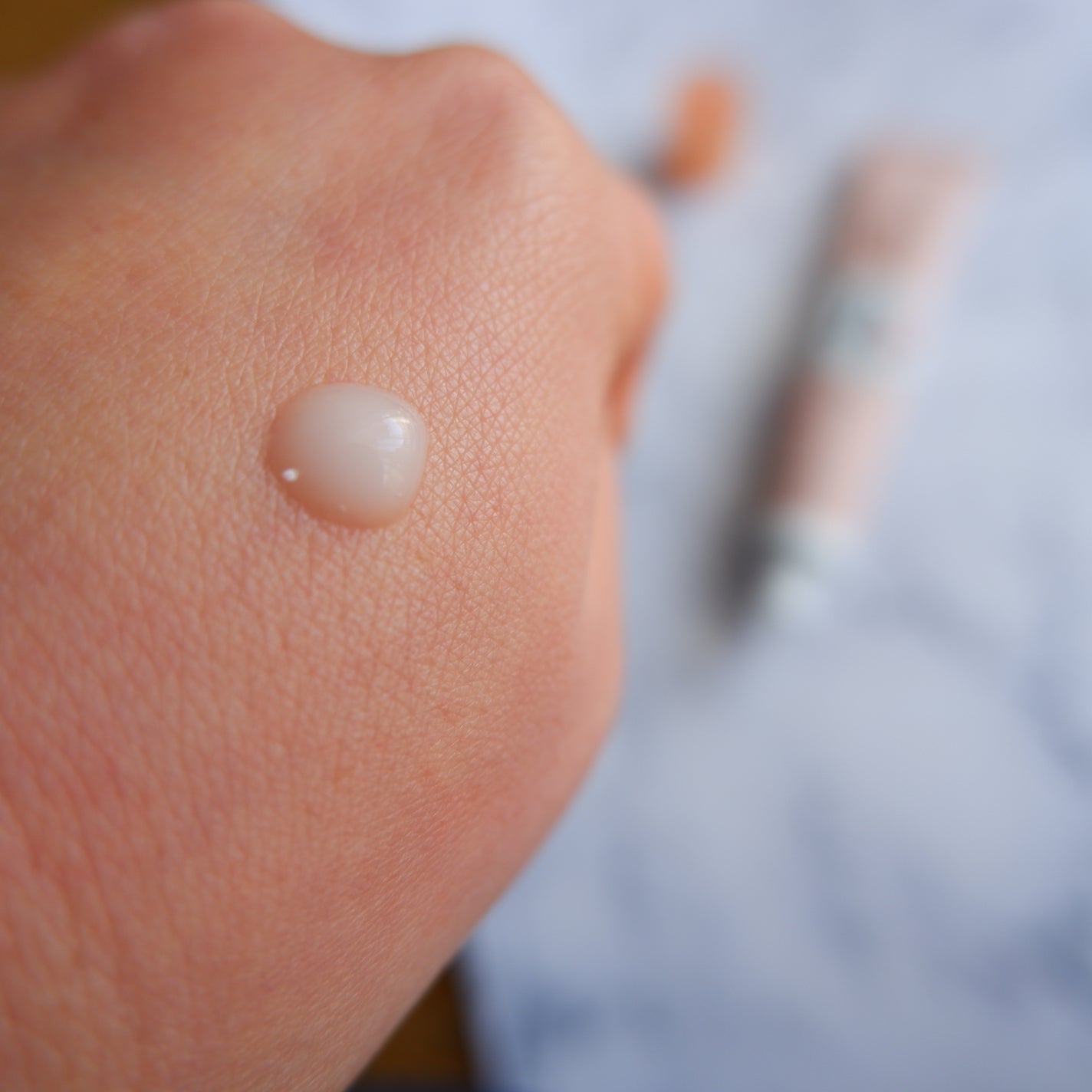 8x4 アロマスイッチ 涼感ネックジェル パリスブーケの香り/8x4/デオドラント・制汗剤を使ったクチコミ(2枚目)